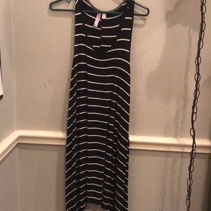 Large black and white striped dress w/ pockets